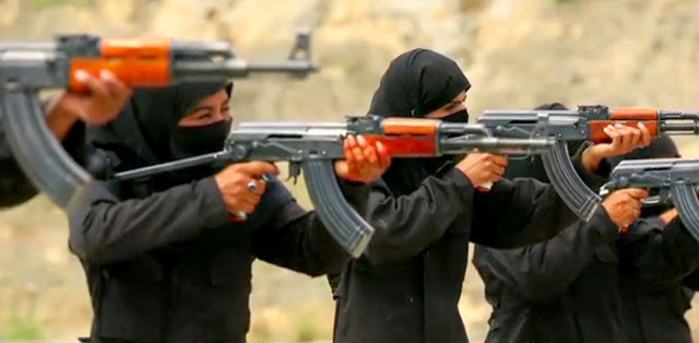 Pakistan Trains Their Female Commandos To Fight Taliban!!