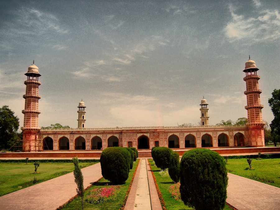 Top 10 Tourist Attractions of Punjab Pakistan - Parhlo.com