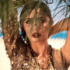 Mahira Khan Just Stole Our Breaths with this Sizzling Hot Shoot for an ...