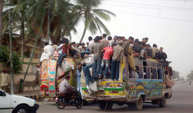 7 Things that Literally Annoy the Crap out of Every Car Driver in Karachi