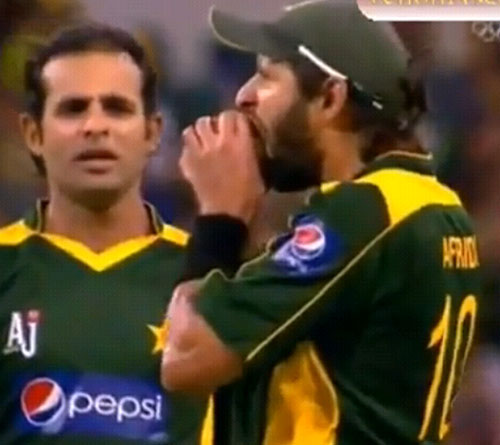 Here's What Shahid Afridi ACTUALLY Chewed In That Viral Defence Day Video