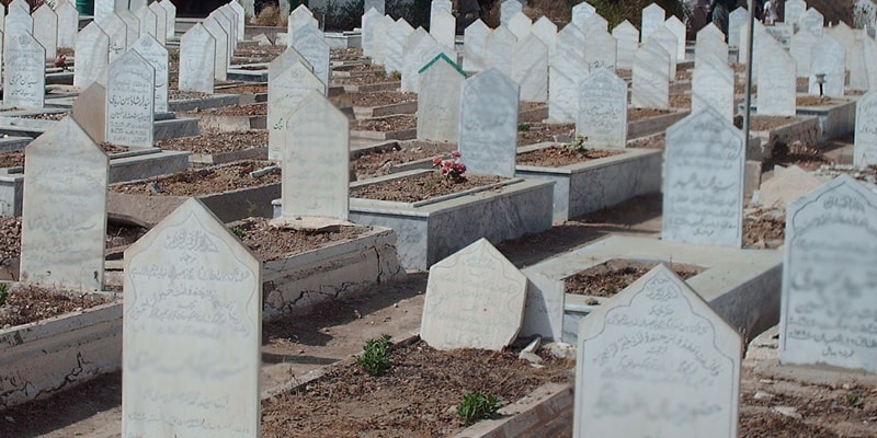 Taxes Might Be Imposed On Graves Too Now In Lahore, Ab Marna Bhi Mehnga ...