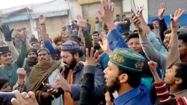 Nankana Sahib Protests - Pakistan Denies India's 'Sectarian' Claims!