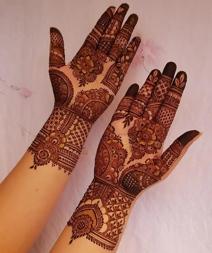 Simple And Subtle Mehndi Designs For Girls To Show Off On Eid