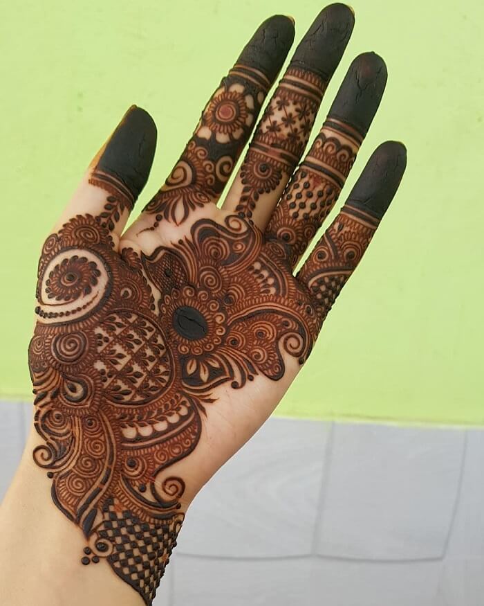 Intricate mehndi designs never really go out of style! #Mehndi artists have  a unique design for every kind of bride, from traditional to… | Instagram