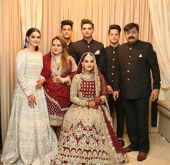 Aiman khan hotsell bridal dress price