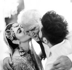 Sarah Khan's Heartfelt Note For Her Late Parents Will Make You Cry!