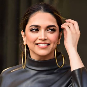 Parhlo - Actress Deepika Padukone is now in Qatar for the