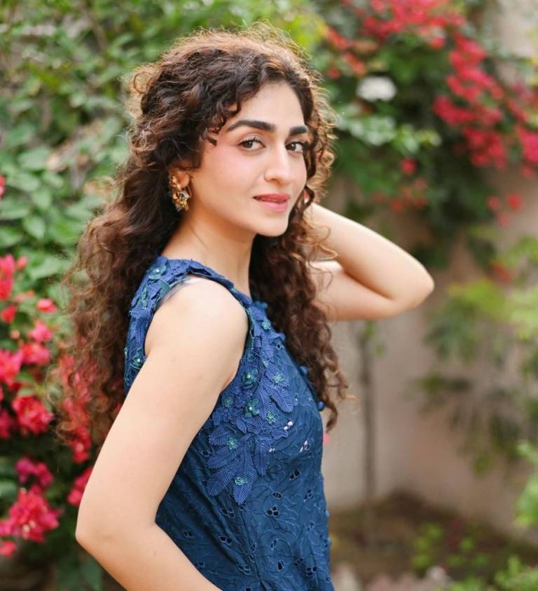 Hajra Yamin Biography, Age, Drama, Date Of Birth, Personal Life